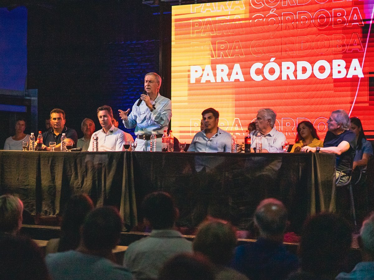 Encuentro institucional con autoridades y comunidad de Calamuchita